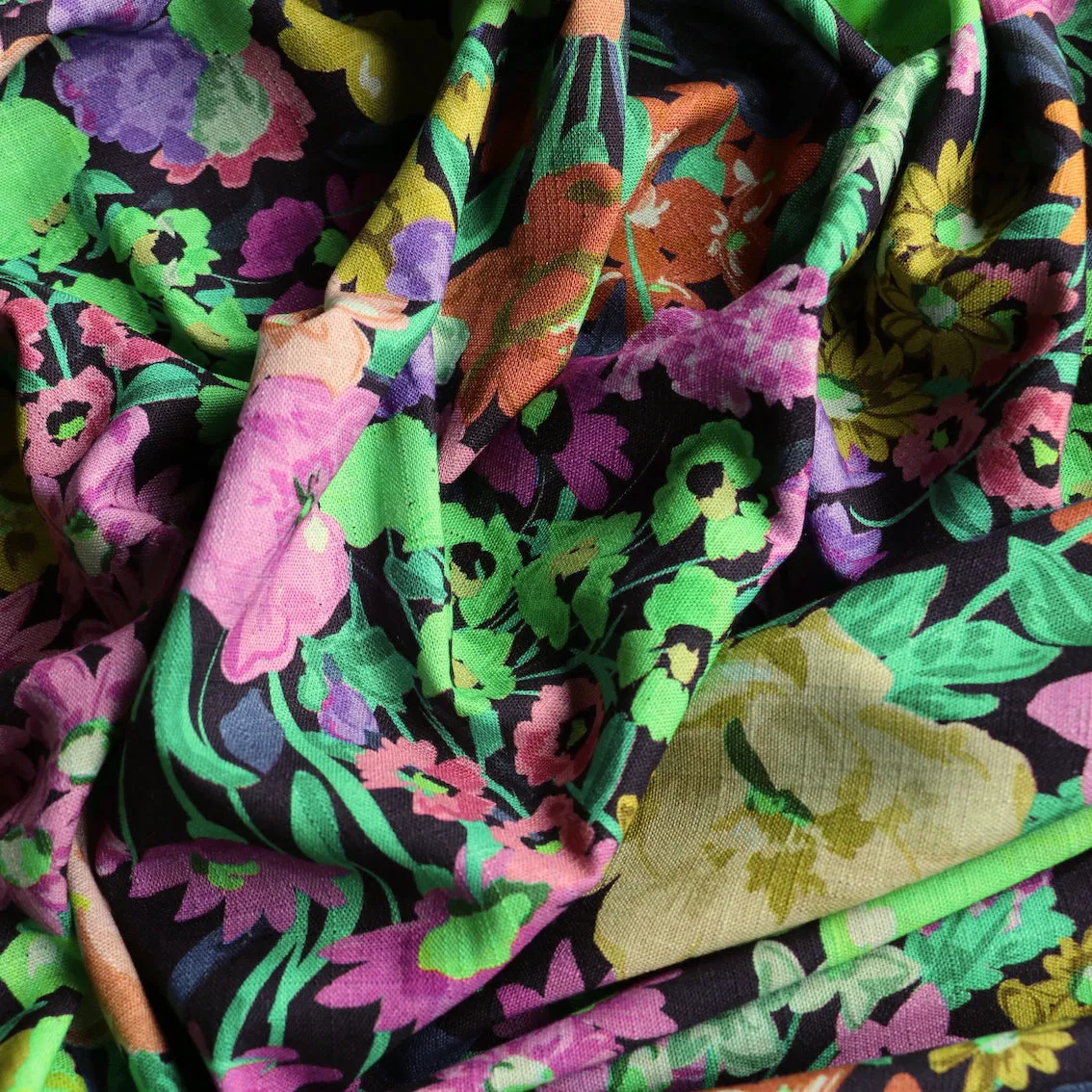 A Bunch Of Flowers Viscose/Linen Blend