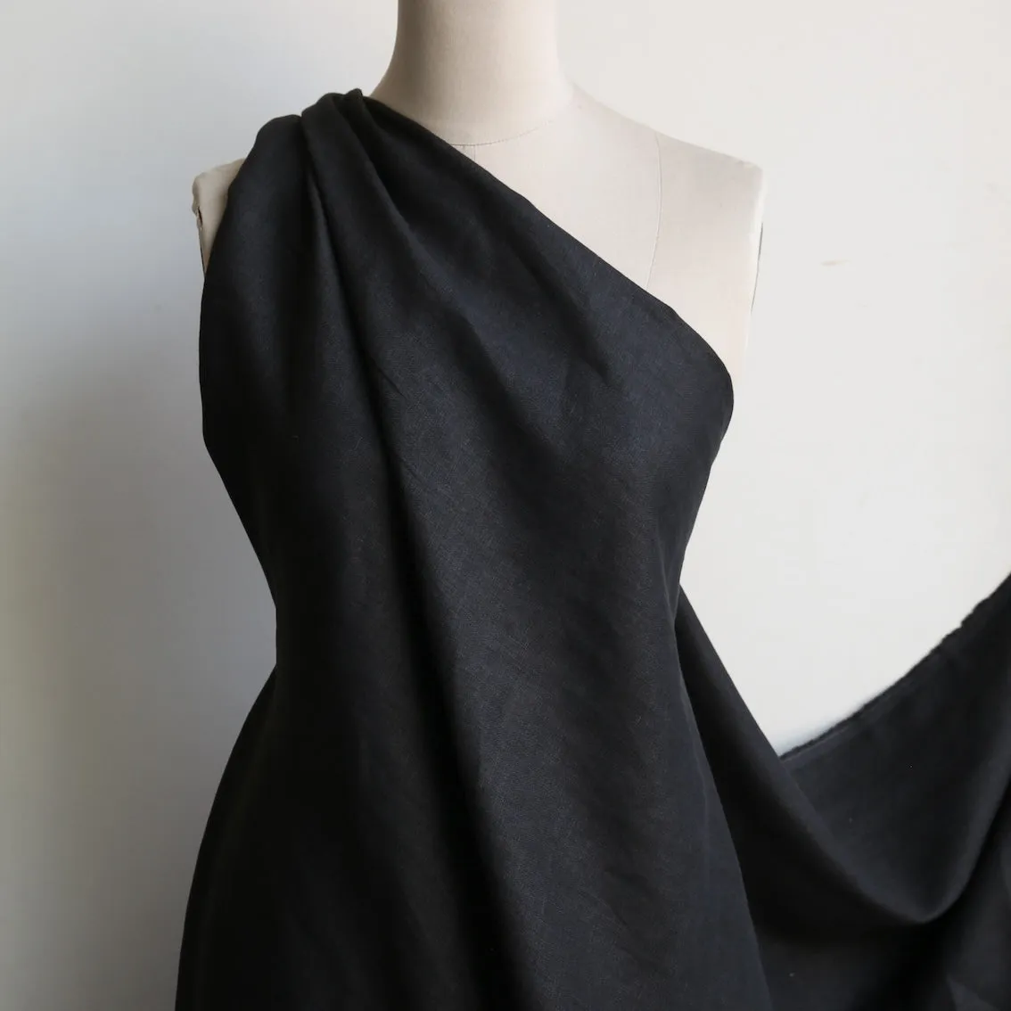 Belle Black Linen - Washed Finish