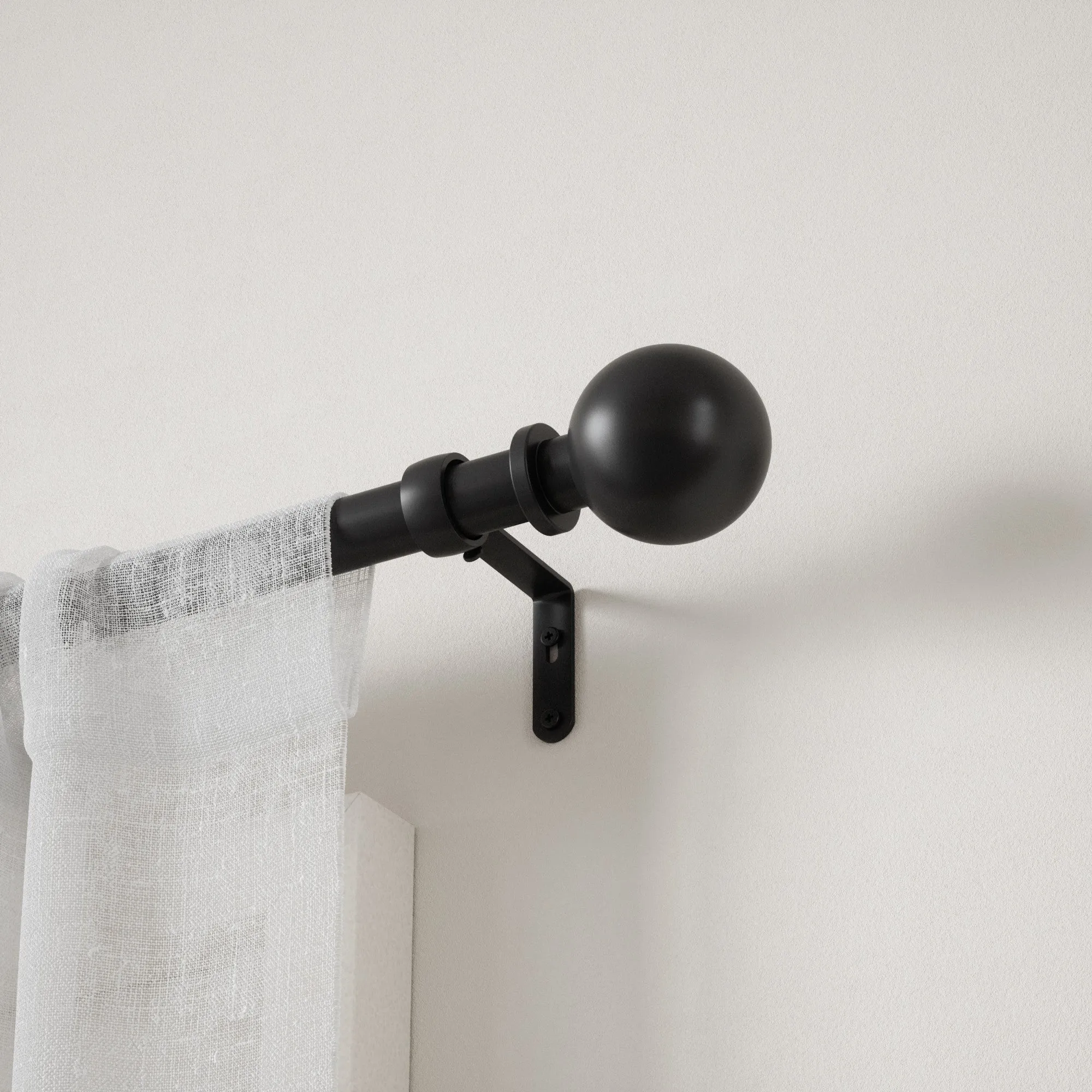 Bolas Curtain Rod