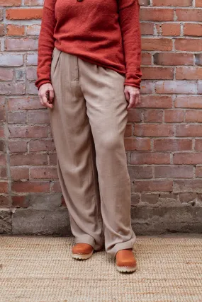 Harrisson Pant in Sand