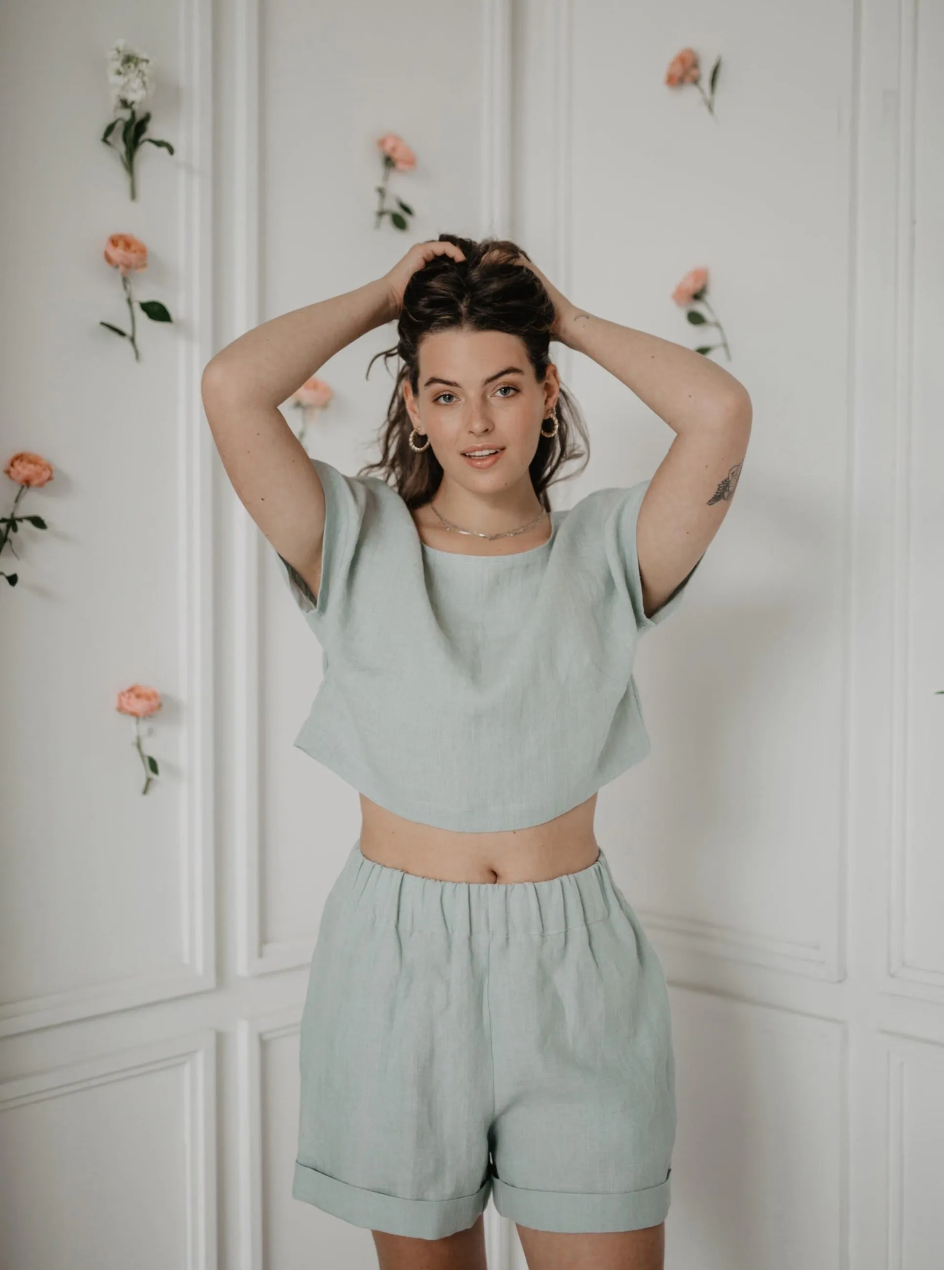 Linen crop top with buttons LISA - Sage Green