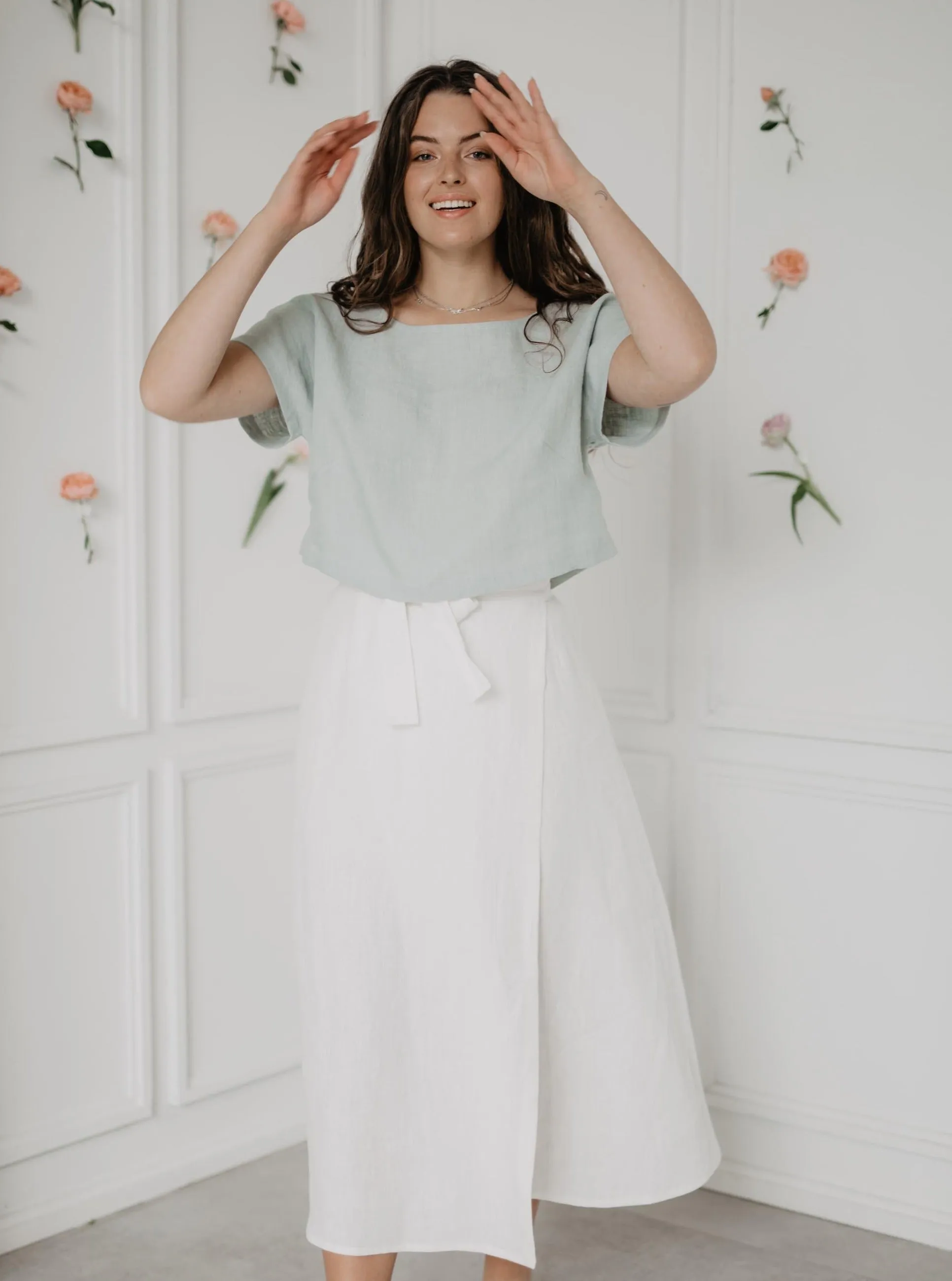 Linen crop top with buttons LISA - Sage Green