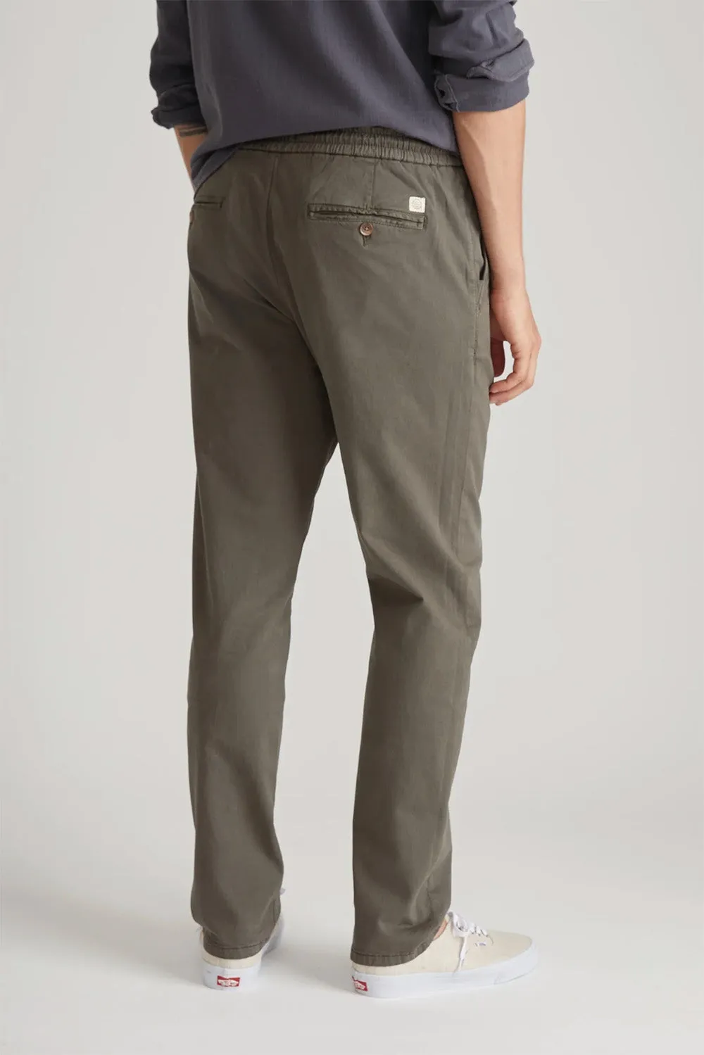 SATURDAY TWILL CHINO True Olive