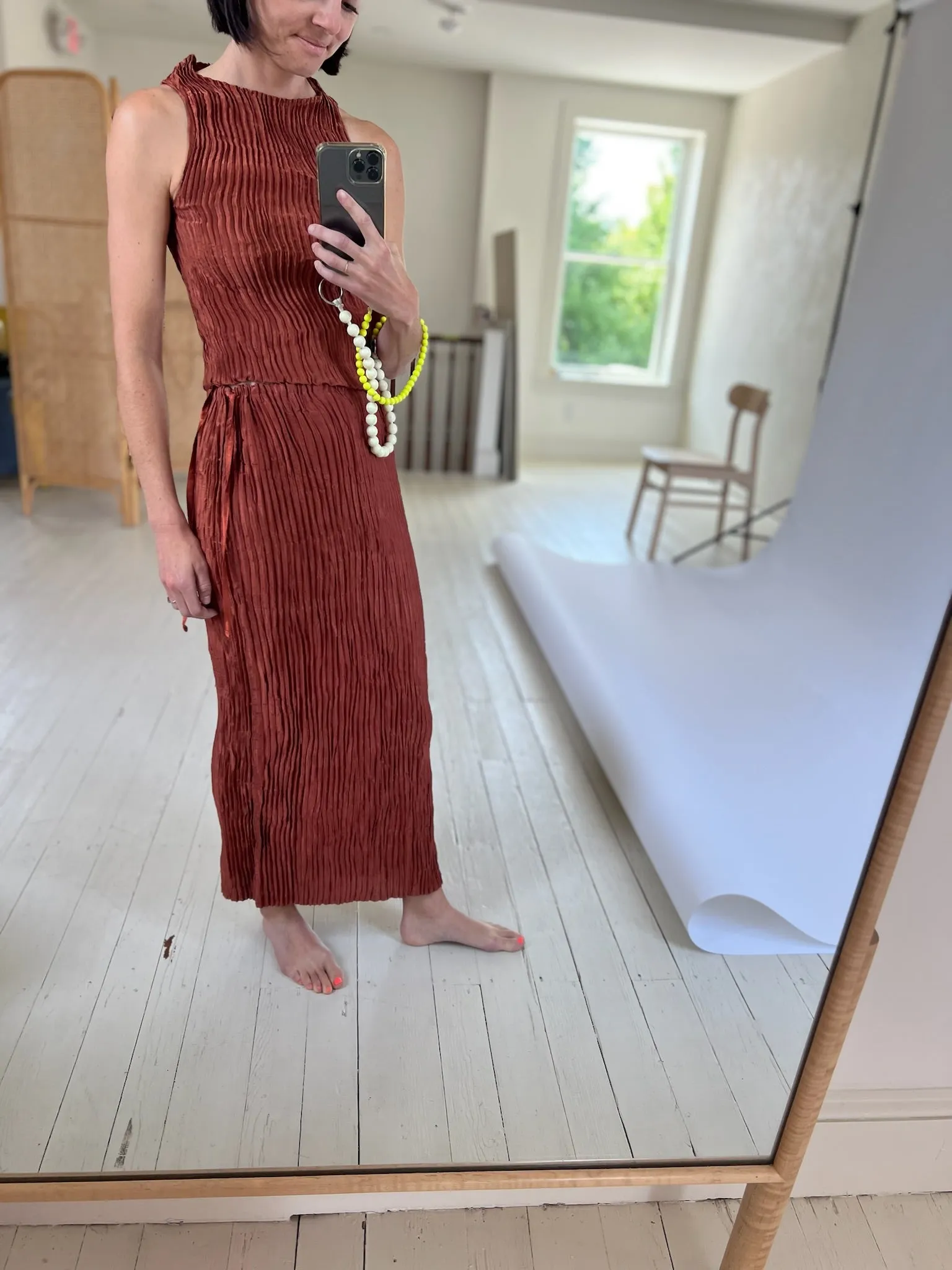 Luxurious Silk Plissé Tank Top in Rich Mahogany Brown