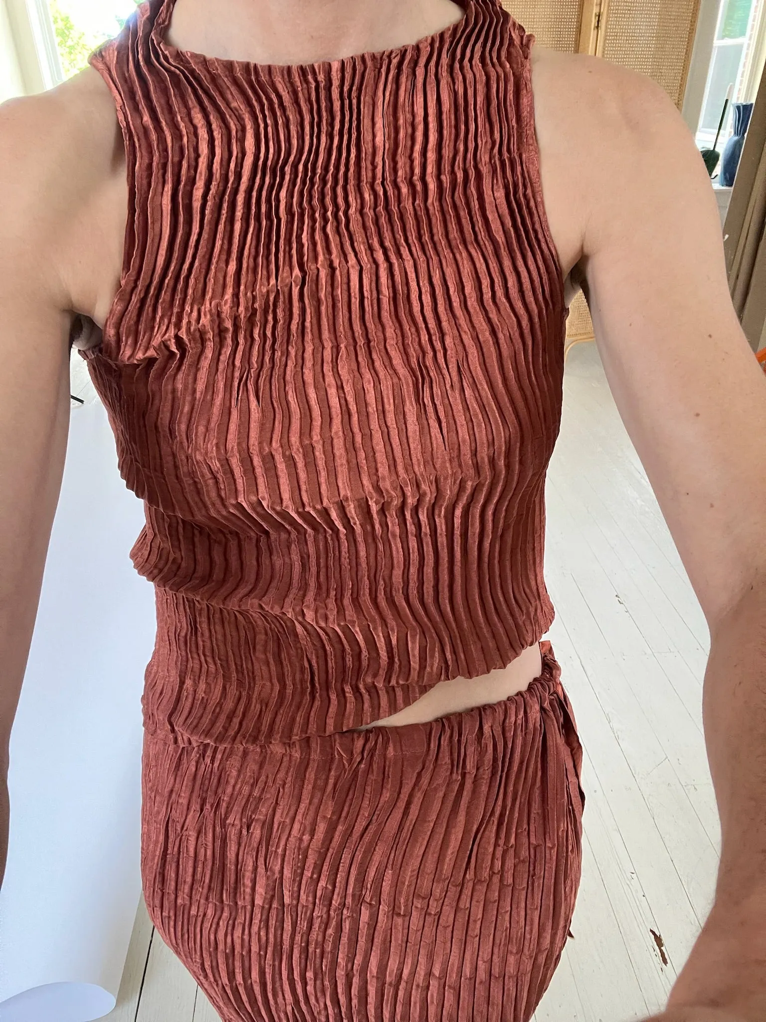 Luxurious Silk Plissé Tank Top in Rich Mahogany Brown
